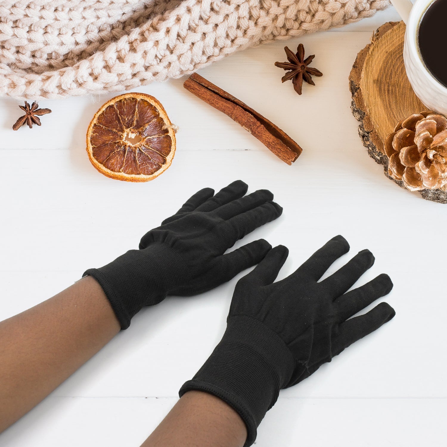 Cut-resistant safety gloves for hand protection Cut-resistant safety gloves for hand protection